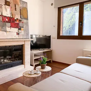 Moderno Coma Pedrosa Con Vista En Apartamento Arinsal