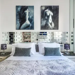 Amazing In The Heart Of Pta Venezia Milán